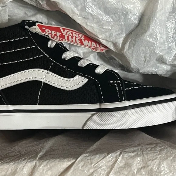 Vans • Sk8-Hi Zip Sneakers • Black/White • Toddler 9.5 NWT 👟✨ - Picture 4 of 5